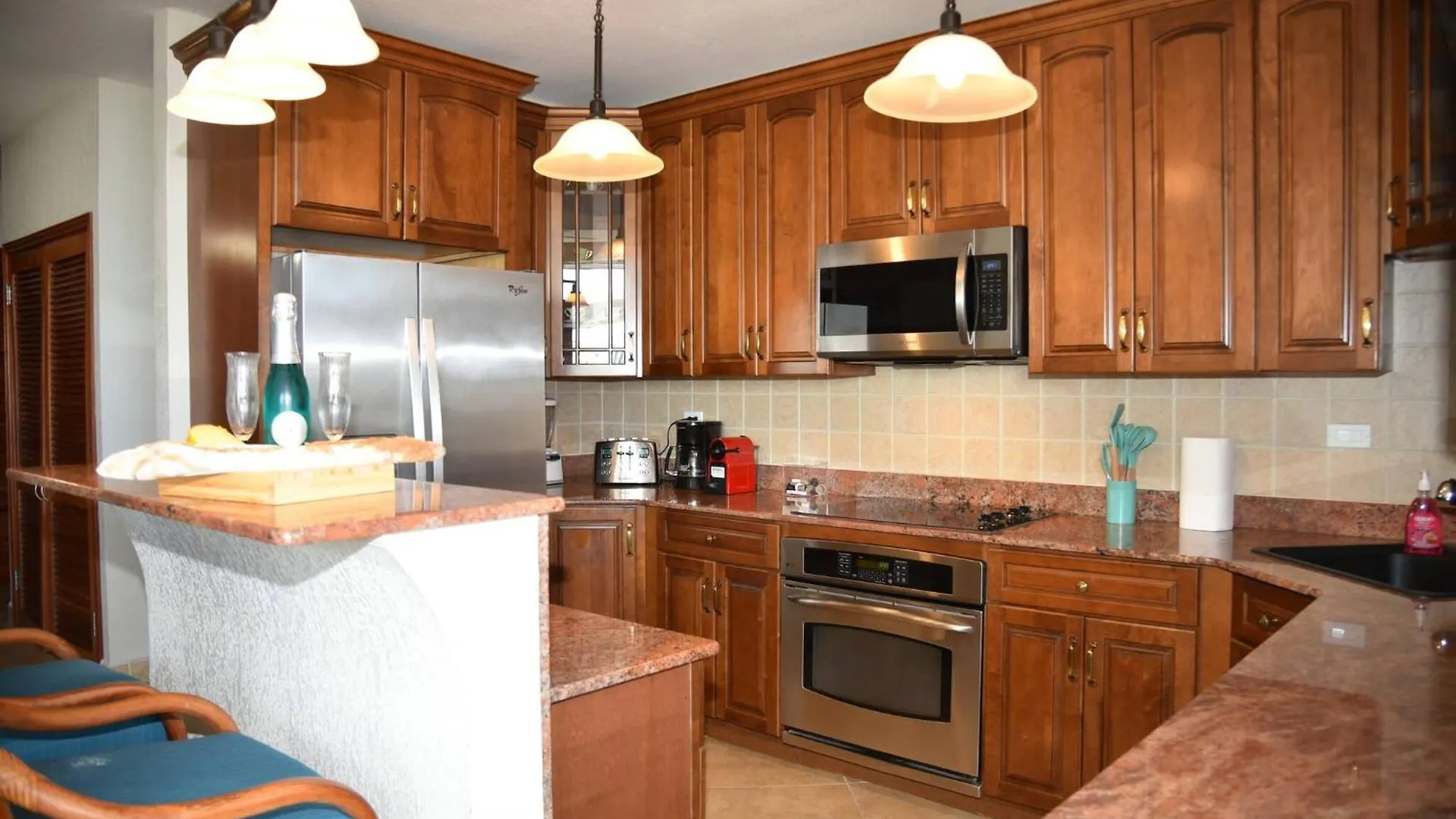 Oceanfront Paradise: Penthouse With Peloton Cupecoy  0*, Cupecoy (Sint Maarten) Saint-Martin