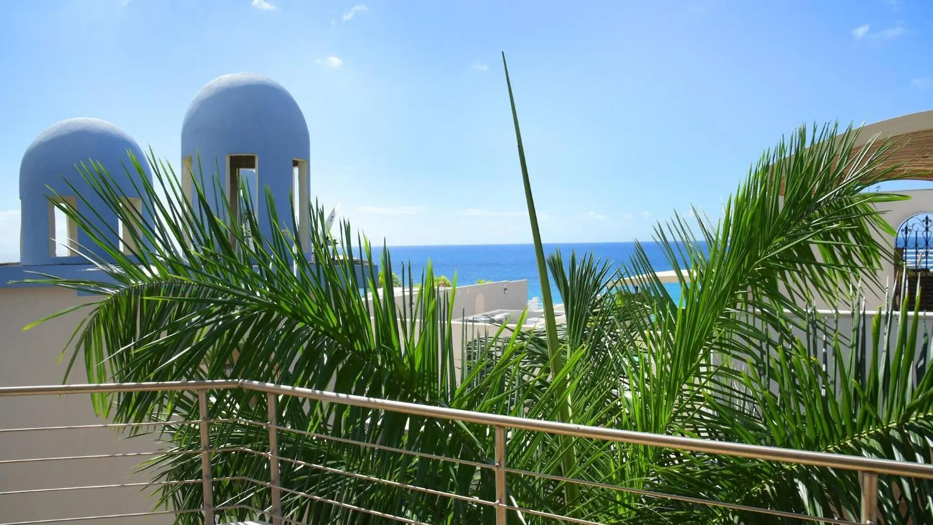 Apartment Oceanfront Paradise: Penthouse With Peloton Cupecoy  Sint Maarten/Saint Martin