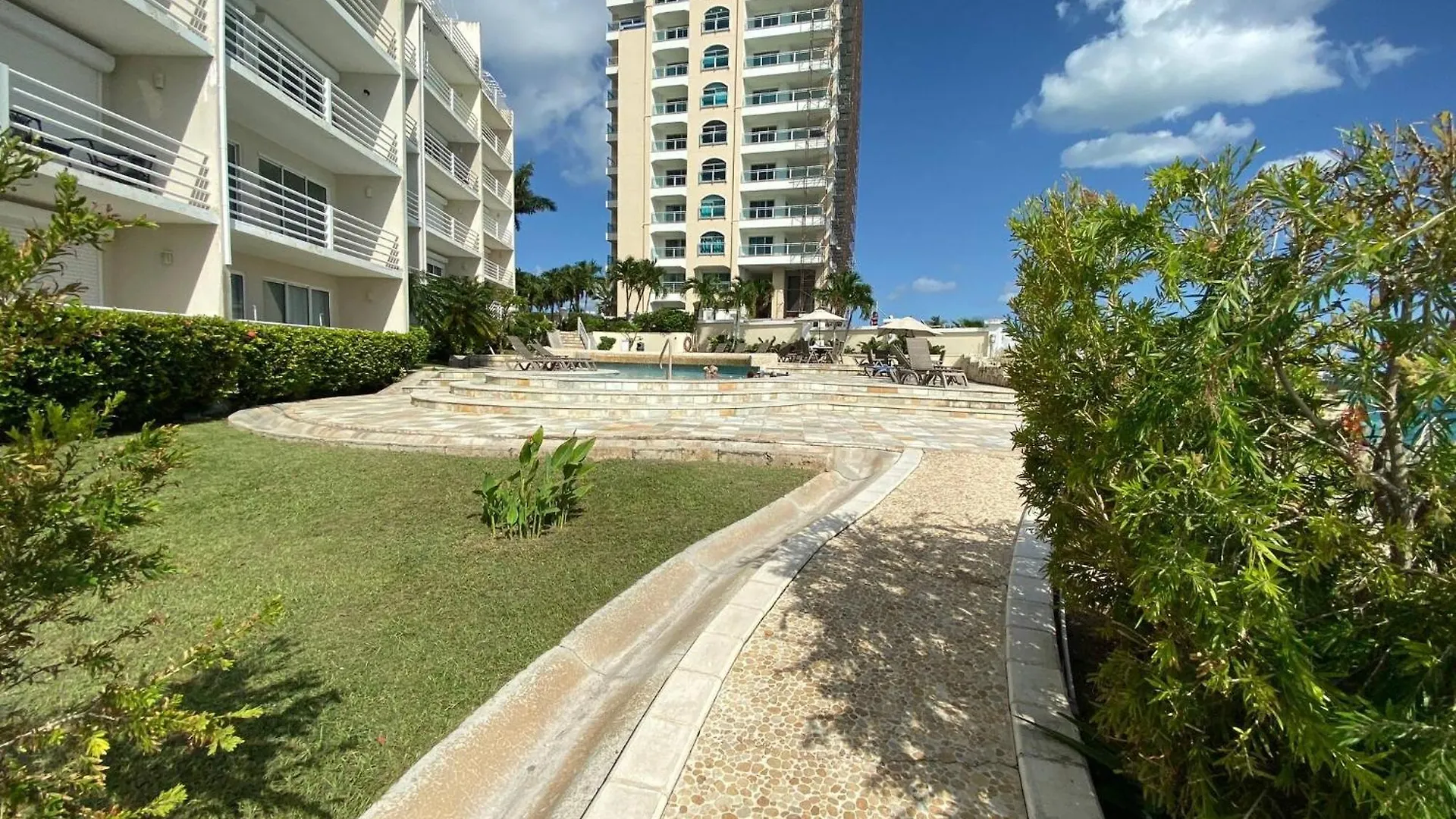 Oceanfront Paradise: Penthouse With Peloton Cupecoy  0*, Cupecoy (Sint Maarten)